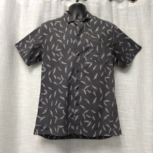 HOWE Blue Feather Short Sleeve Shirt Mens SZ LARGE